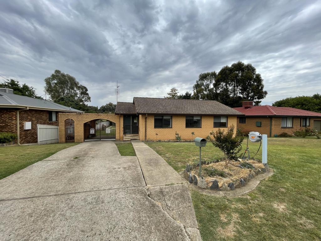 97 WILLIAM ST, GUNDAGAI, NSW 2722