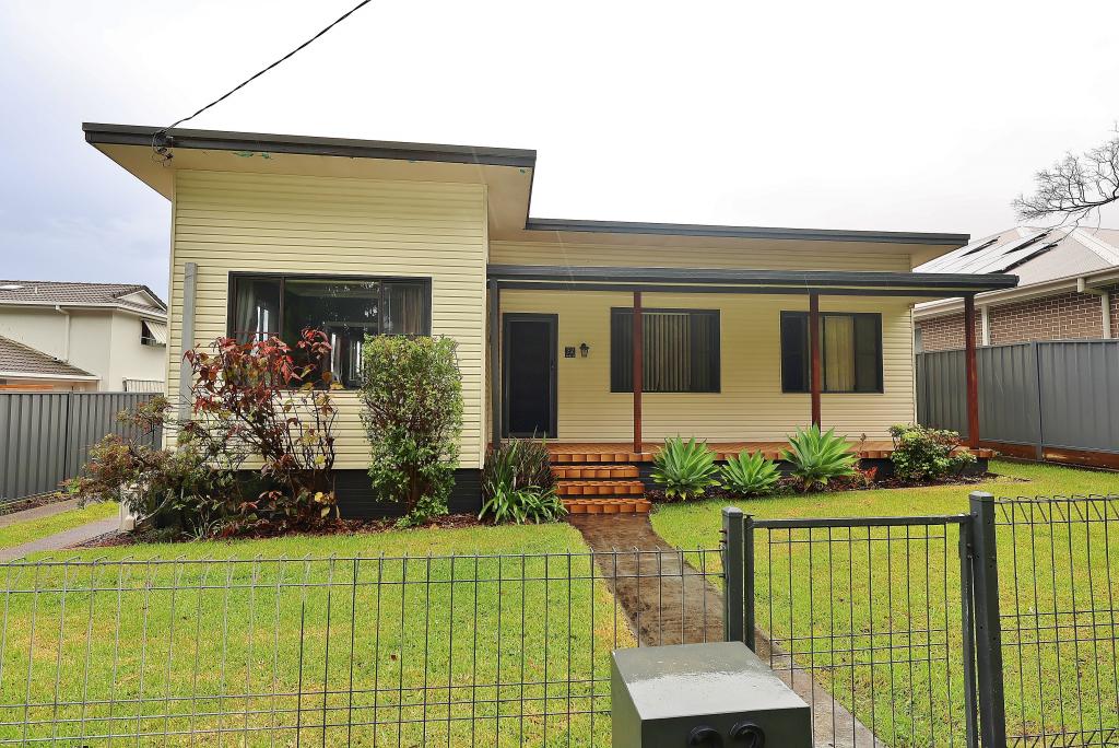 22 Tunis St, Laurieton, NSW 2443