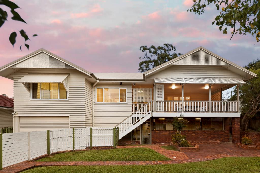 42 Disraeli St, Indooroopilly, QLD 4068