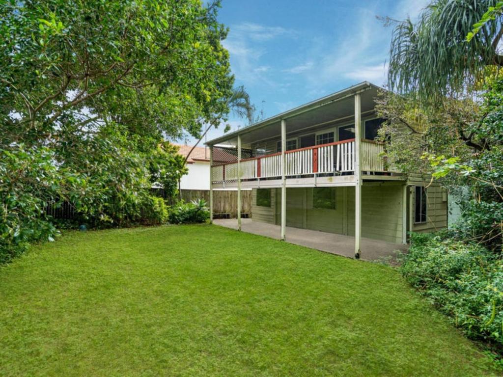 71 Leicester St, Coorparoo, QLD 4151