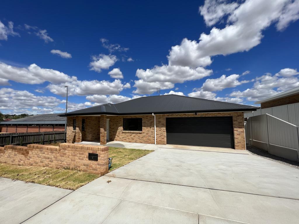 36 Edwards St, Young, NSW 2594