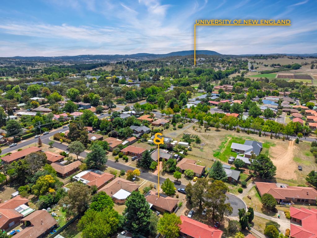 12 JAYNE CL, ARMIDALE, NSW 2350