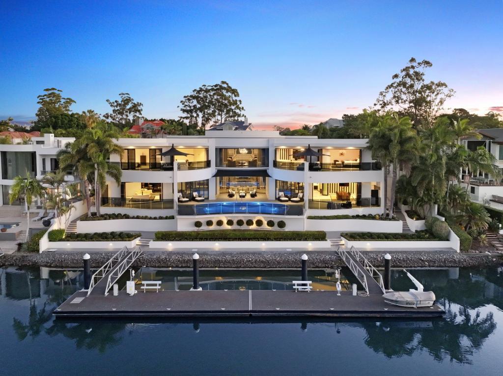 5685 Anchorage Tce, Hope Island, QLD 4212