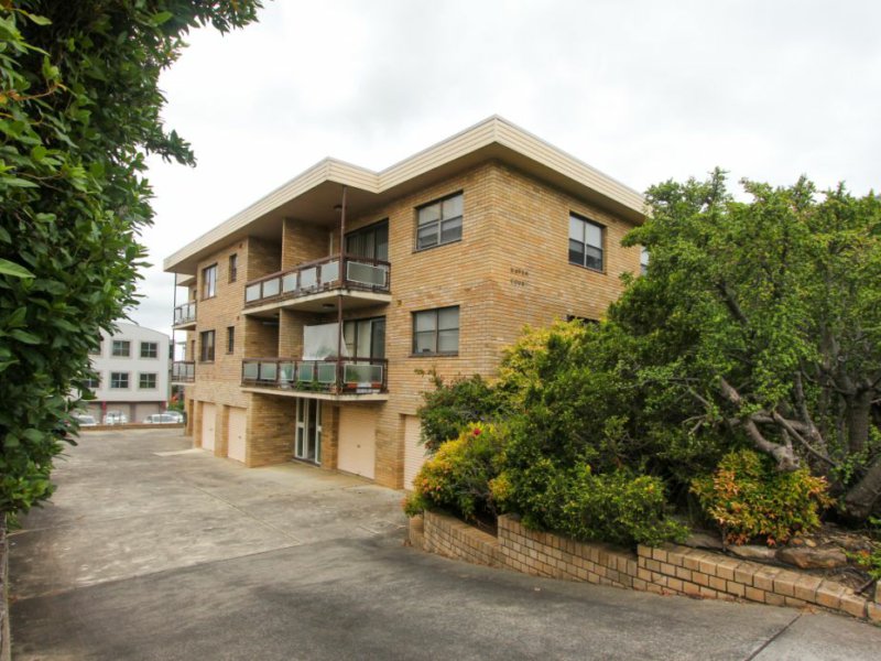 2/6 Burr Ave, Nowra, NSW 2541