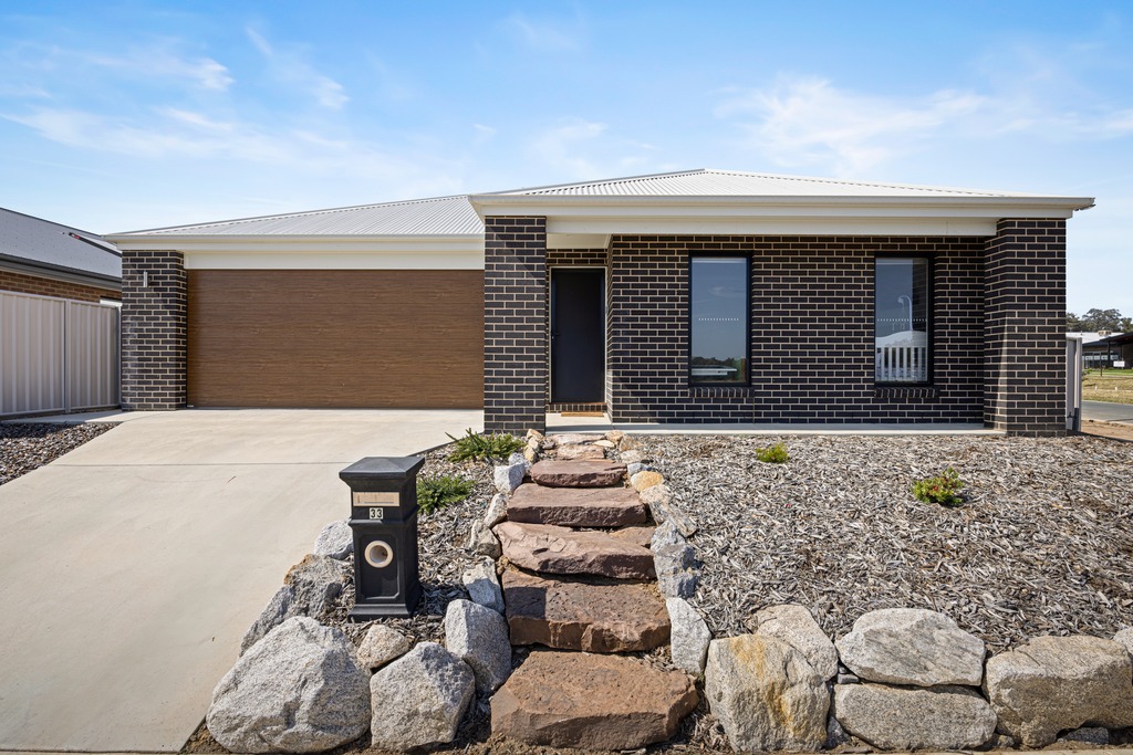 33 Glenwood Bvd, Baranduda, VIC 3691