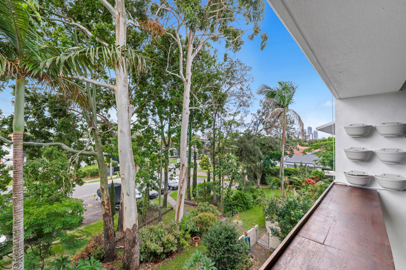 12/26 Holland Ct, Broadbeach Waters, QLD 4218