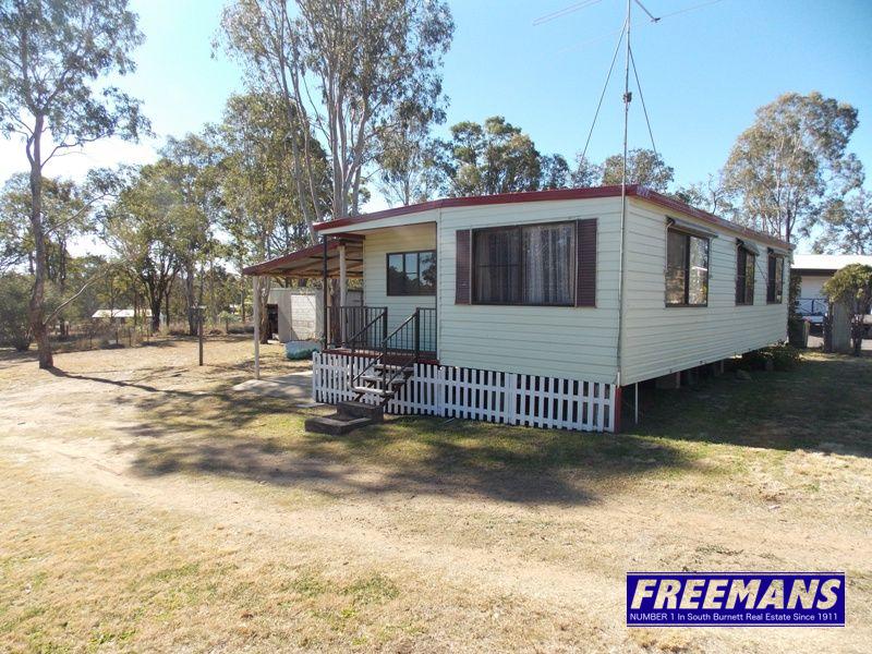 16 Deakin Cres, Nanango, QLD 4615