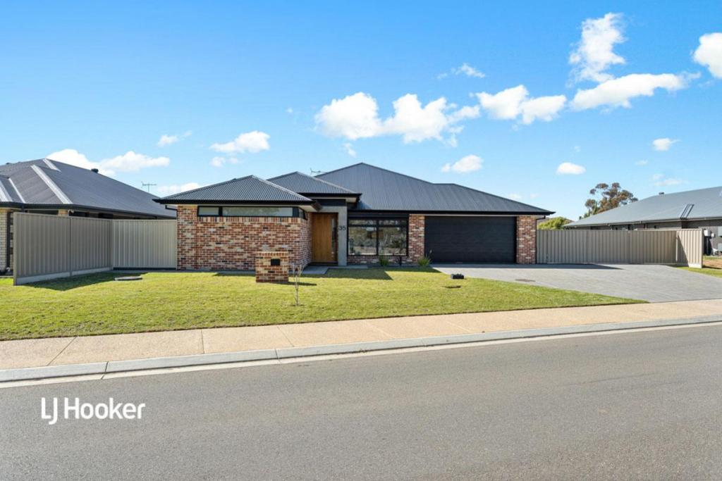 35 Longview Rd, Two Wells, SA 5501