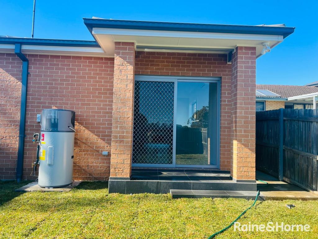 13a Tea Tree Cres, Macquarie Fields, NSW 2564