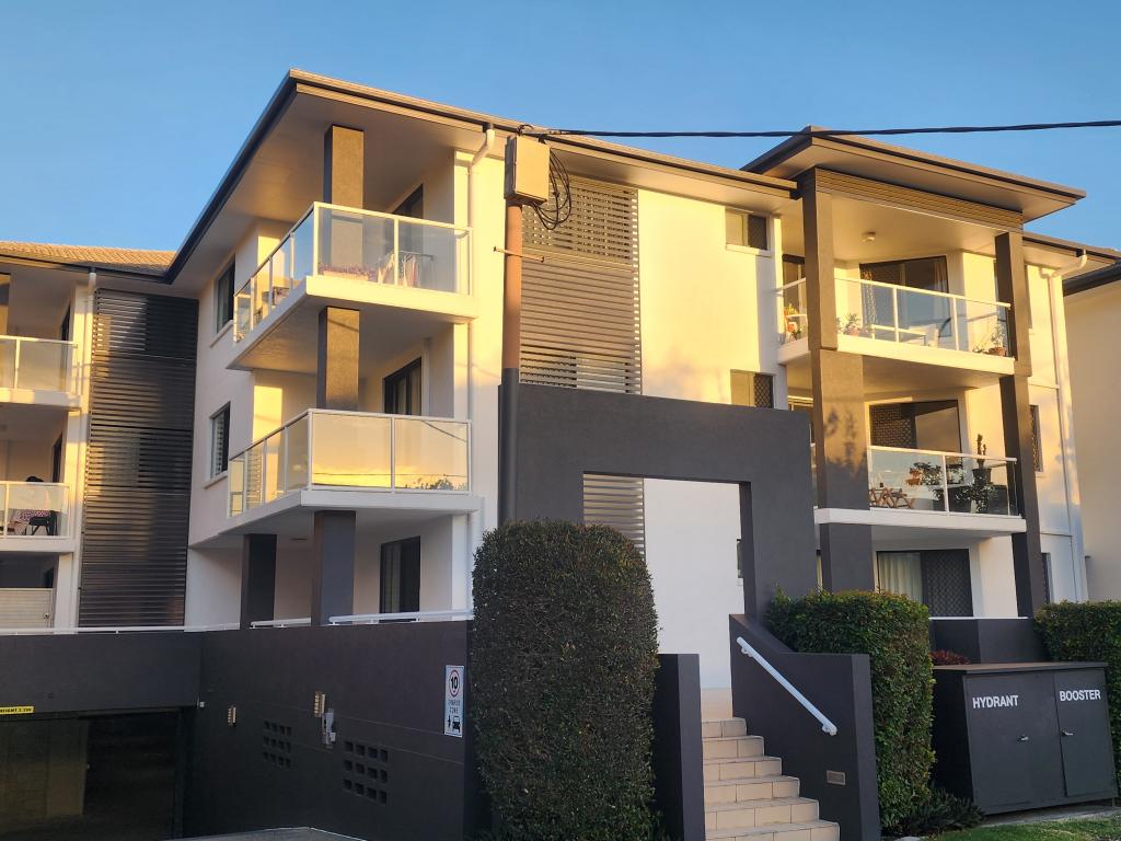 10/32 Bath St, Labrador, QLD 4215