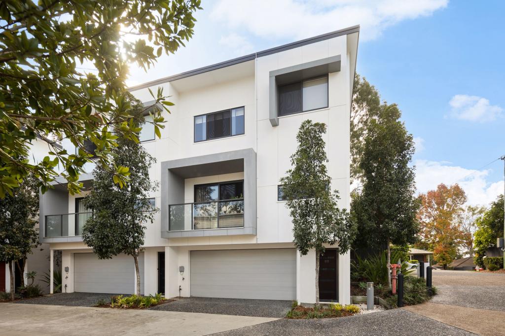 2/21 Kersley Rd, Kenmore, QLD 4069