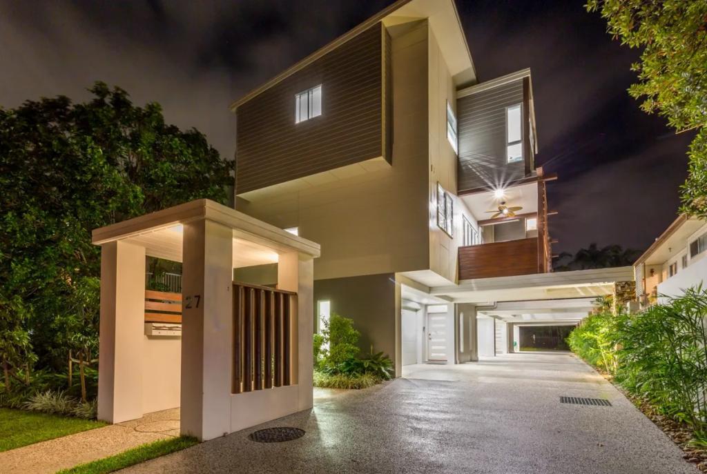 2/27 Burleigh St, Burleigh Heads, QLD 4220