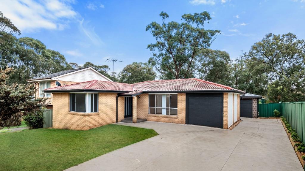 8 Akuna Ave, Bradbury, NSW 2560