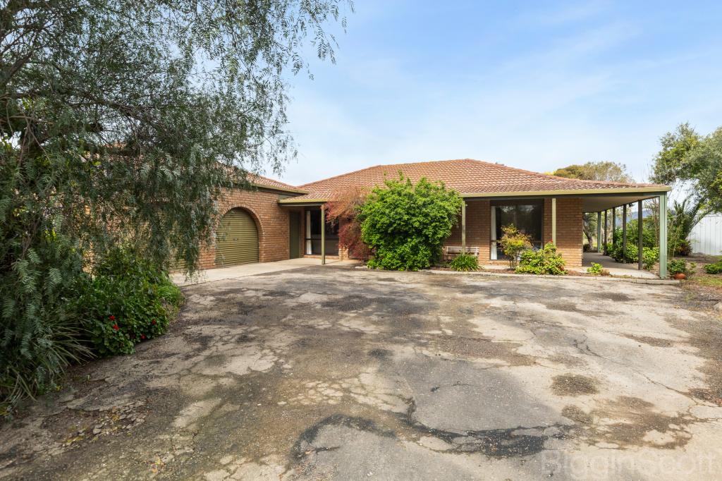 16 Leslie St, Clunes, VIC 3370