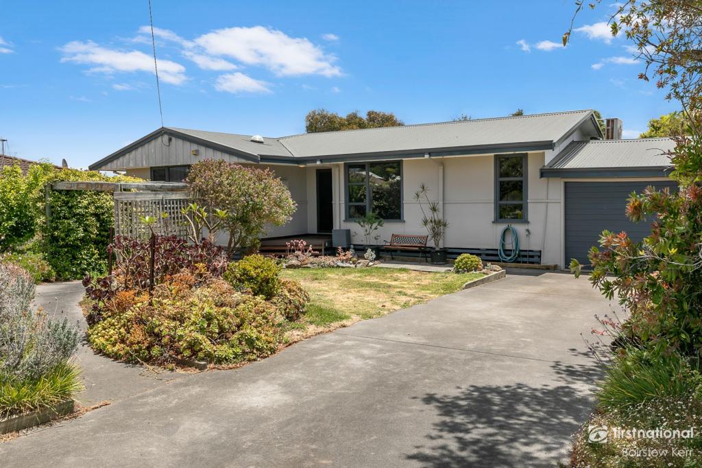26 Canning St, Orana, WA 6330