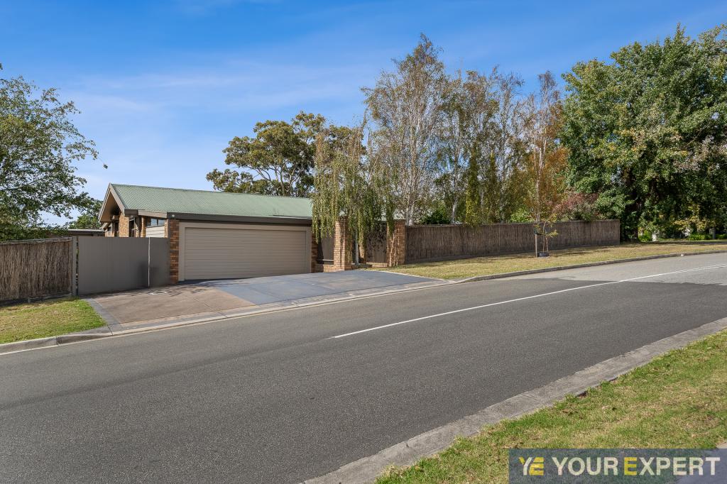 2 Buchanan Rd, Berwick, VIC 3806