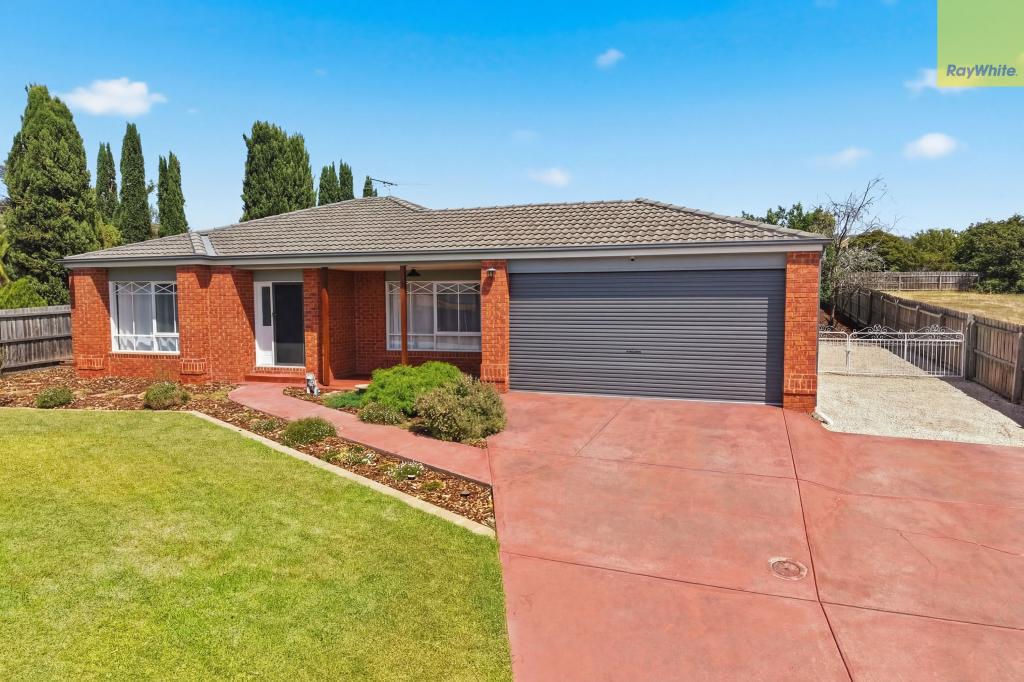 24 Cairns Dr, Darley, VIC 3340