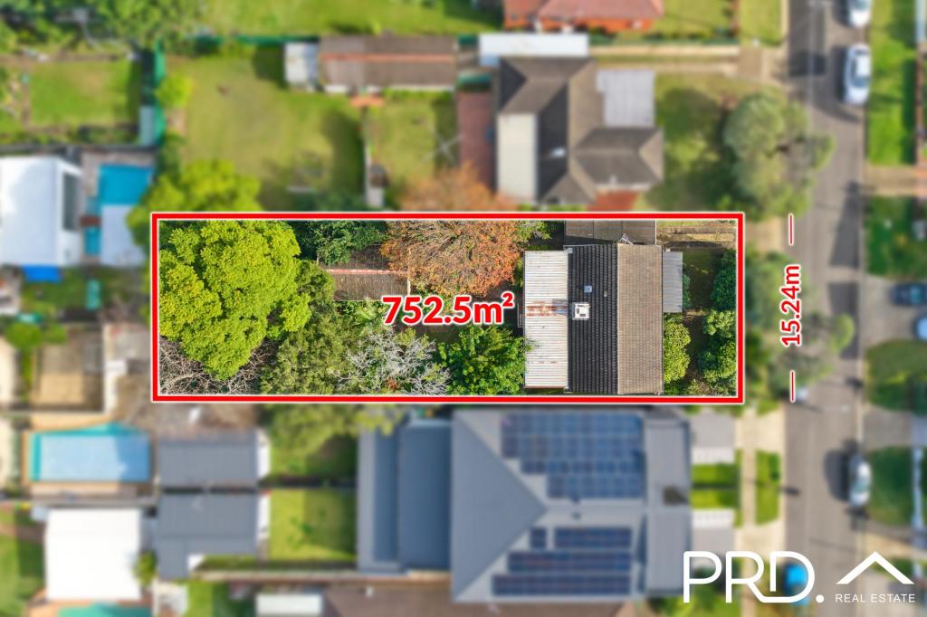 7 HARFORD AVE, EAST HILLS, NSW 2213