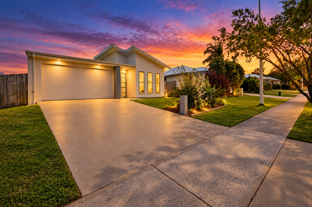 11 Dulcis Dr, Rural View, QLD 4740