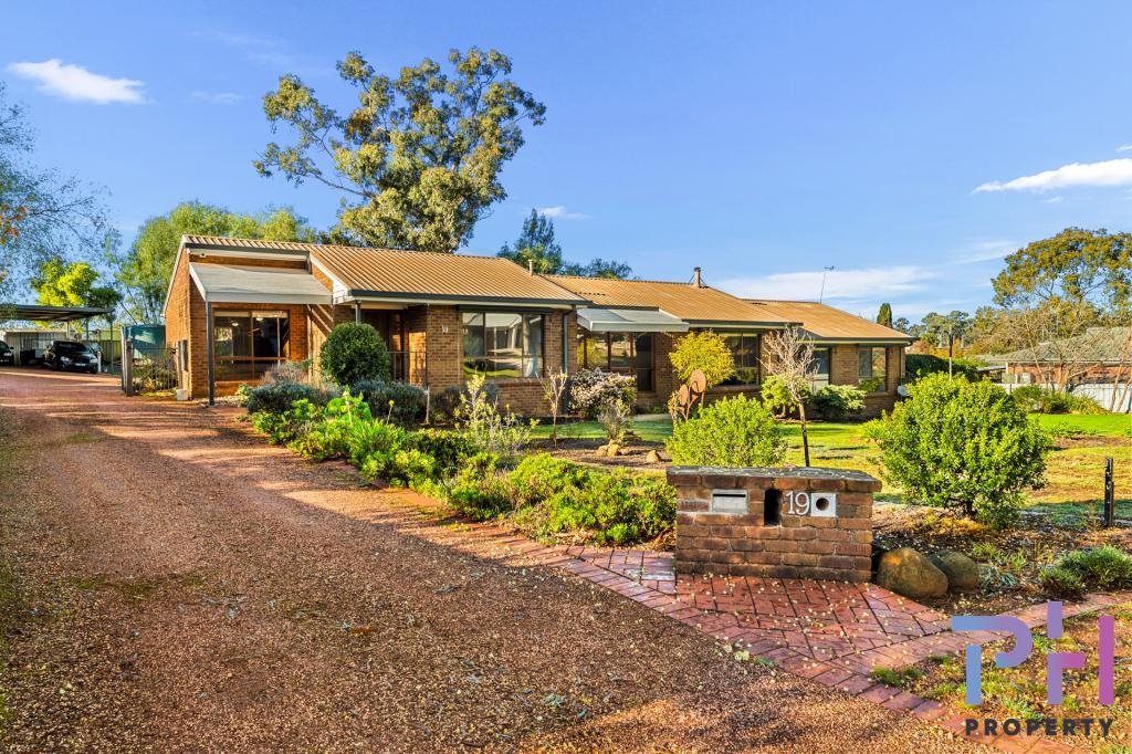 19 Aspinall St, Golden Square, VIC 3555