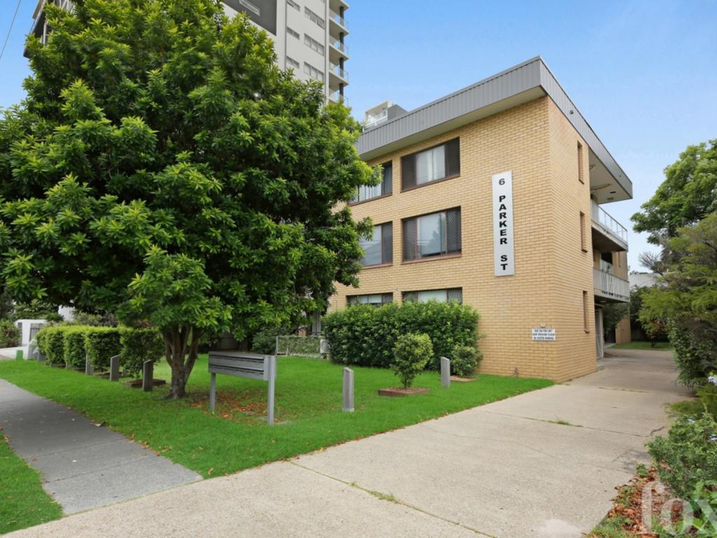 8/6 PARKER ST, LABRADOR, QLD 4215