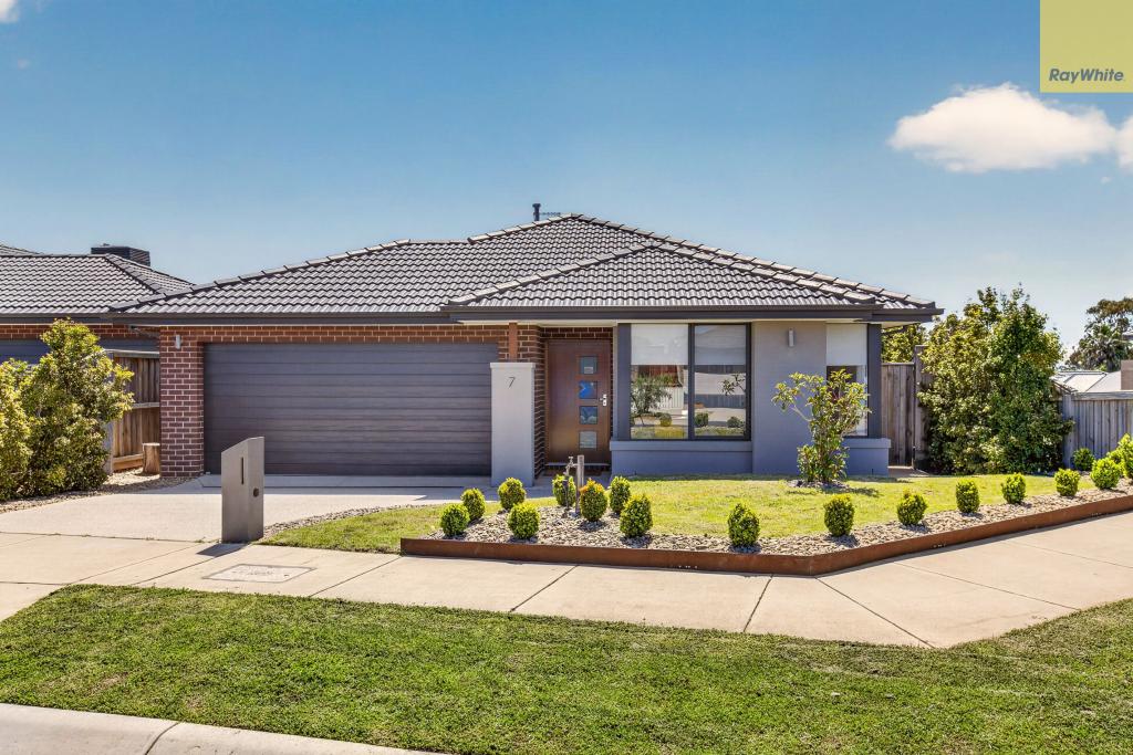7 Pinnacle Point Rd, Bacchus Marsh, VIC 3340