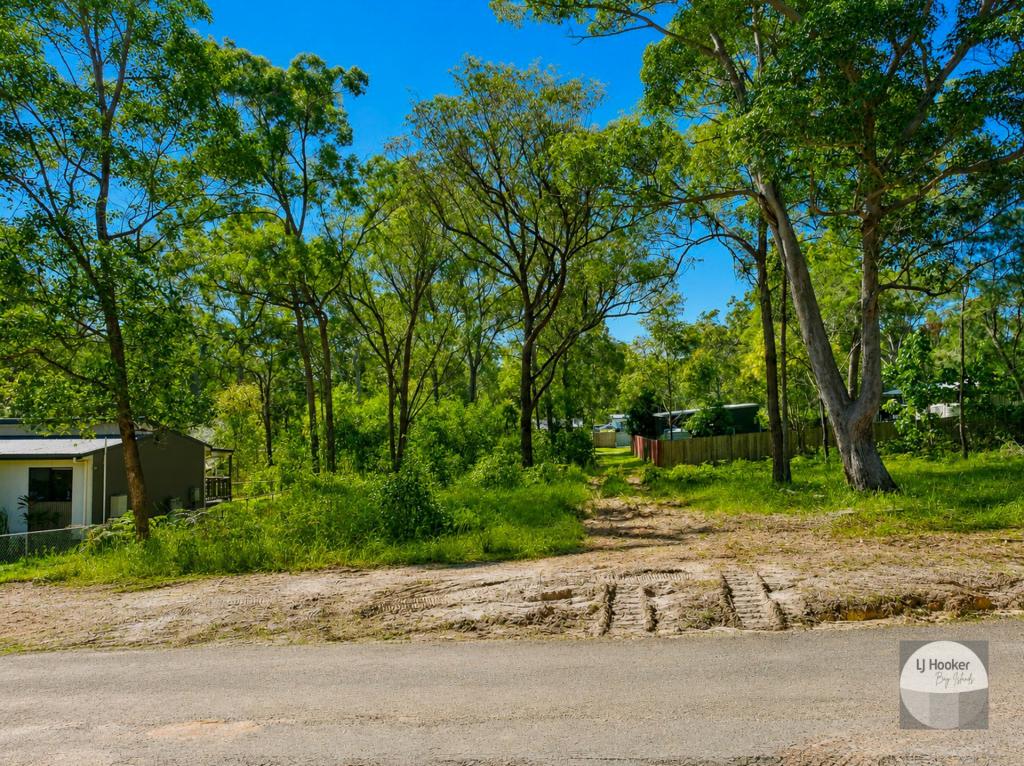 19 COOK AVE, RUSSELL ISLAND, QLD 4184