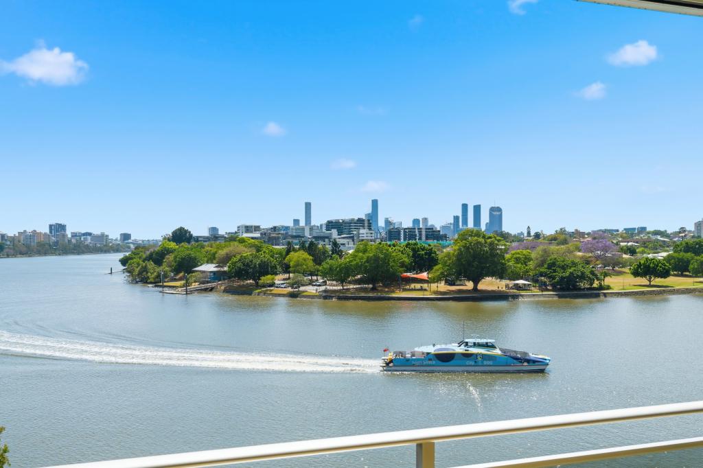 10/2 Sandford St, St Lucia, QLD 4067