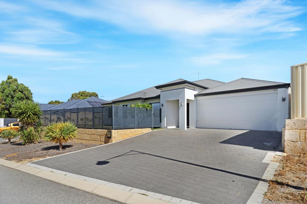 4 Figtree Ave, Lake Coogee, WA 6166