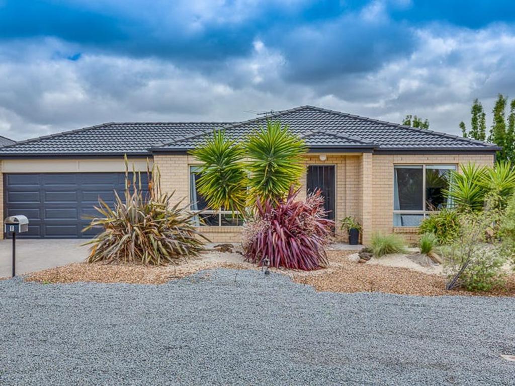 8 Simmons Dr, Bacchus Marsh, VIC 3340
