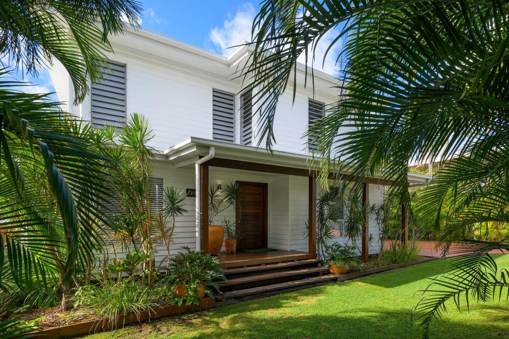 17 Bombala Cres, Rainbow Beach, QLD 4581