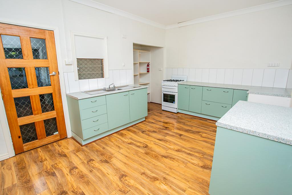 3 Seventh Ave, Mount Isa, QLD 4825