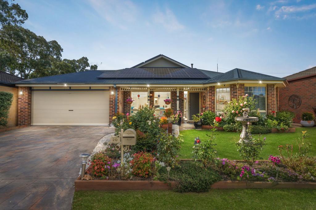 20 Captain Cook Cl, Skye, VIC 3977