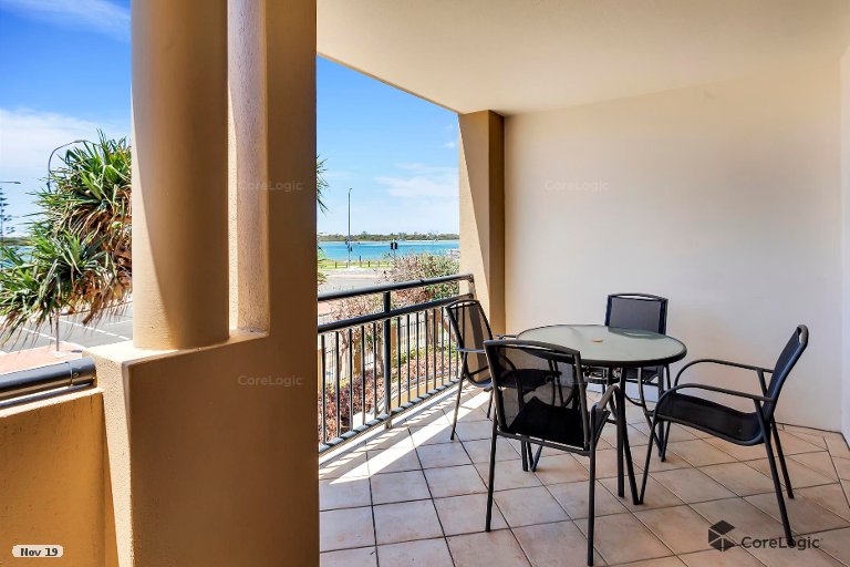 214/392 Marine Pde, Labrador, QLD 4215