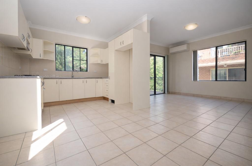 1/22 HUTCHINSON ST, GRANVILLE, NSW 2142
