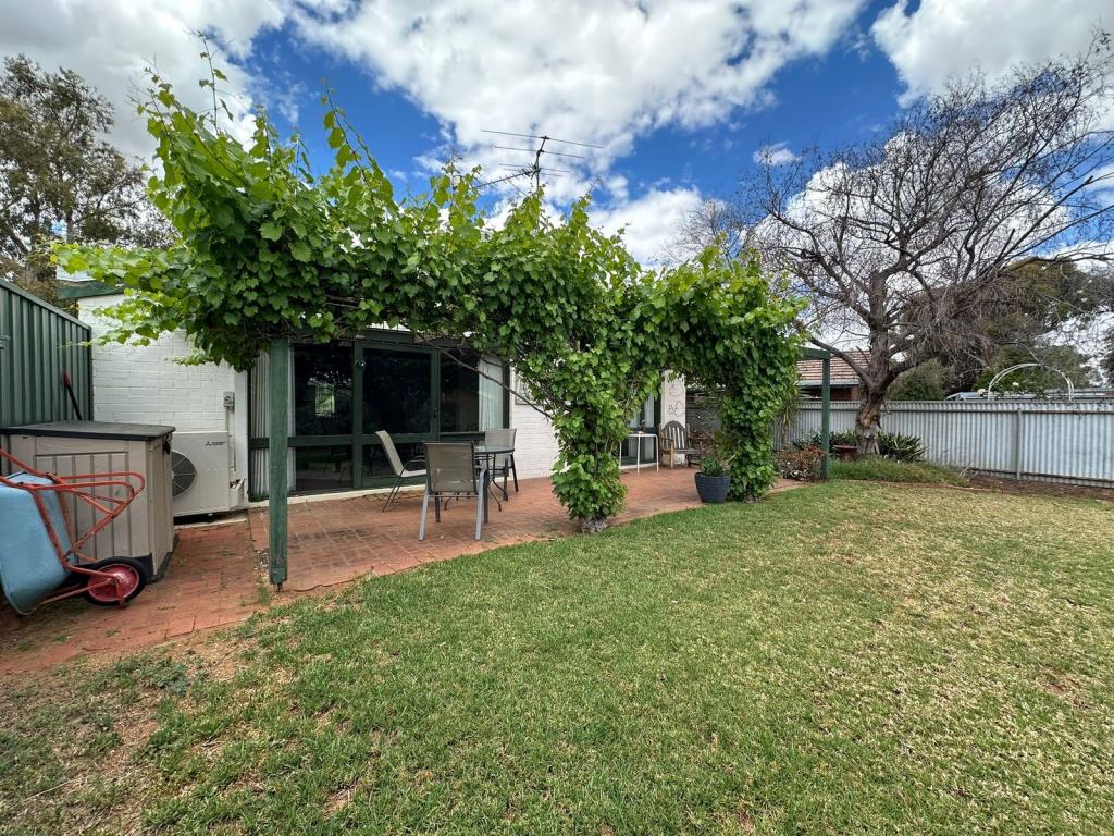 1/2 HILLCREST CL, MILDURA, VIC 3500