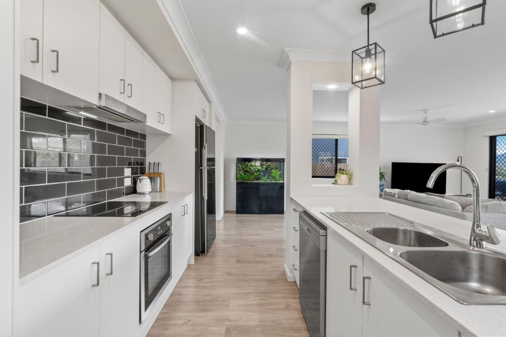 17 Niche Glade Cct, Maudsland, QLD 4210