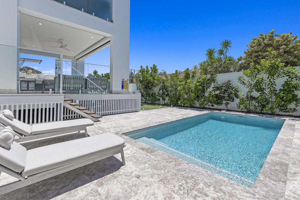 12 Bienvenue Dr, Currumbin Waters, QLD 4223