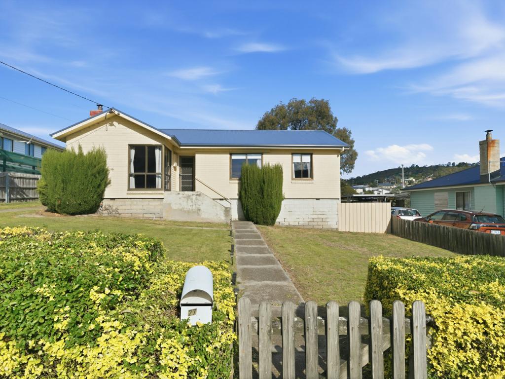 27 Bass St, Warrane, TAS 7018