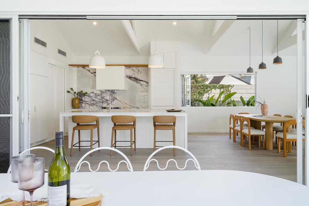 22 SEASHORE ST, MARCOOLA, QLD 4564