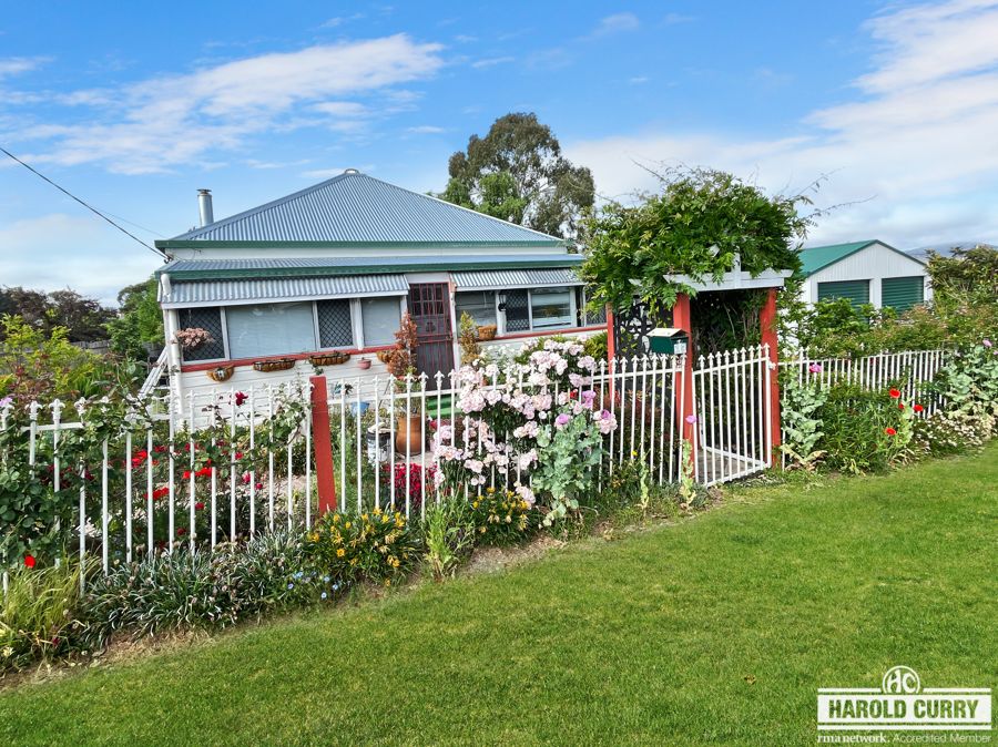 15 Clive St, Tenterfield, NSW 2372