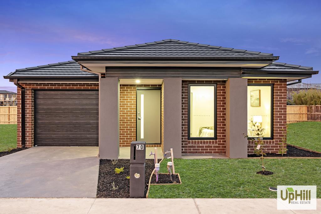 70 Flowerbloom Cres, Clyde North, VIC 3978