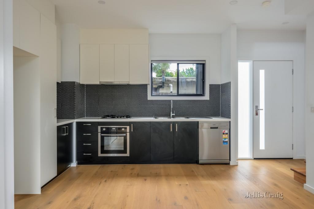 4/4 Mccomas St, Reservoir, VIC 3073