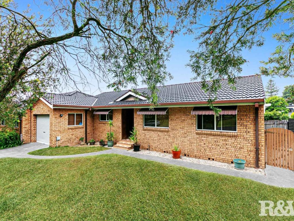 2/2 Welwyn Gr, Point Clare, NSW 2250