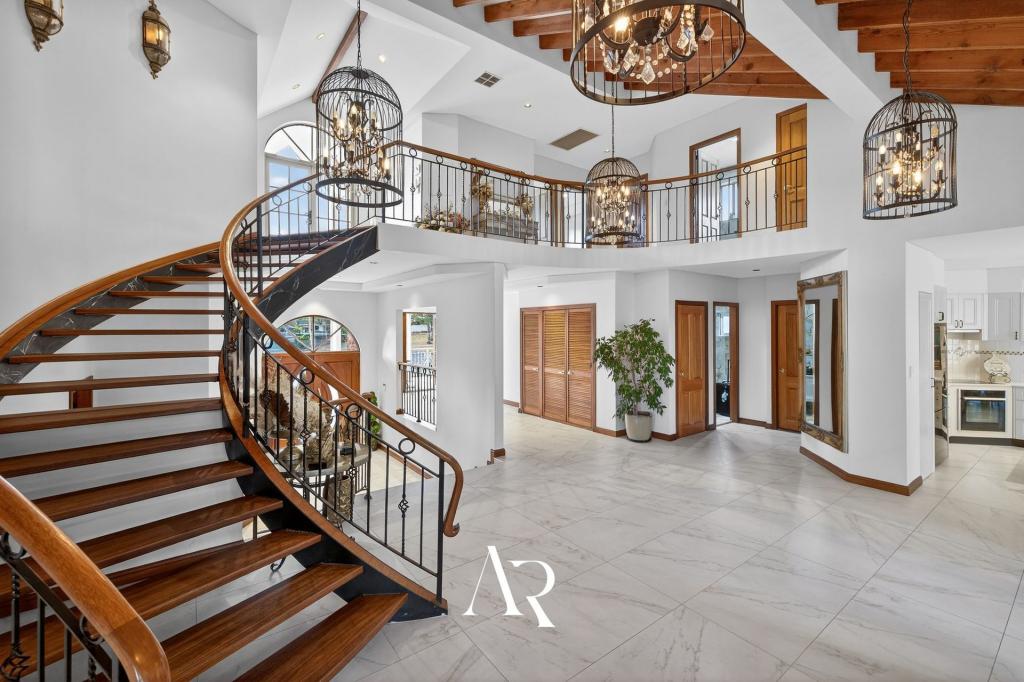 41 Caroline Cres, Georges Hall, NSW 2198