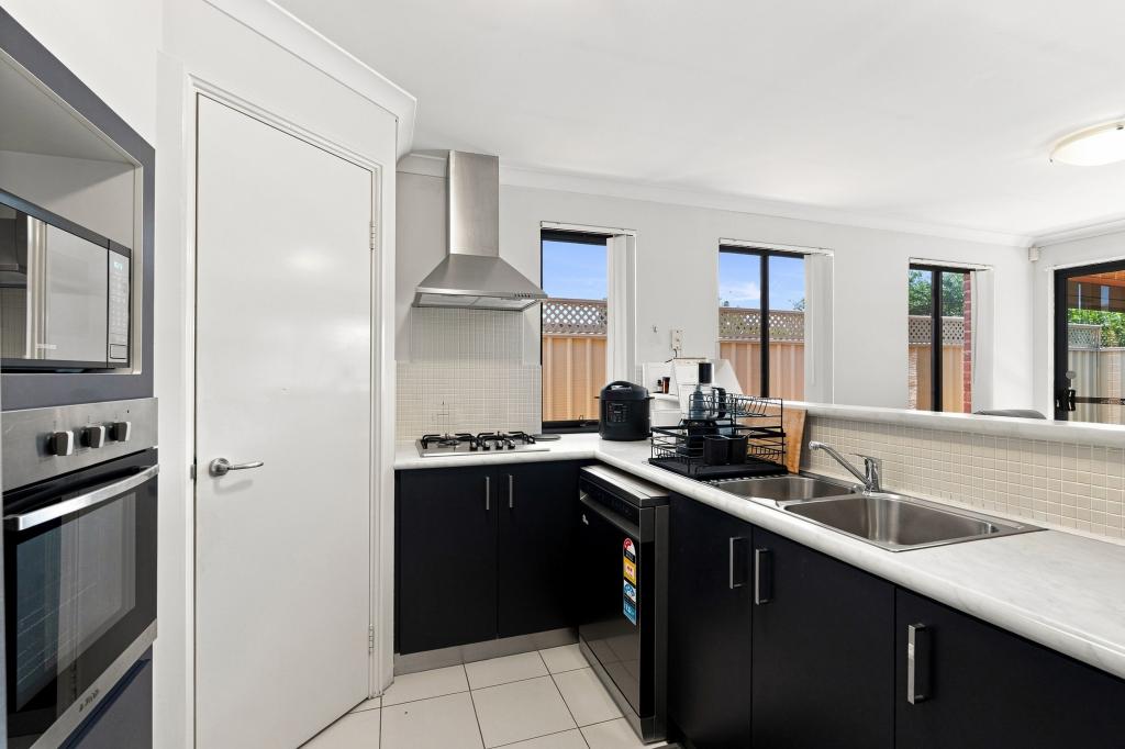 33d Banyard Ave, Kelmscott, WA 6111