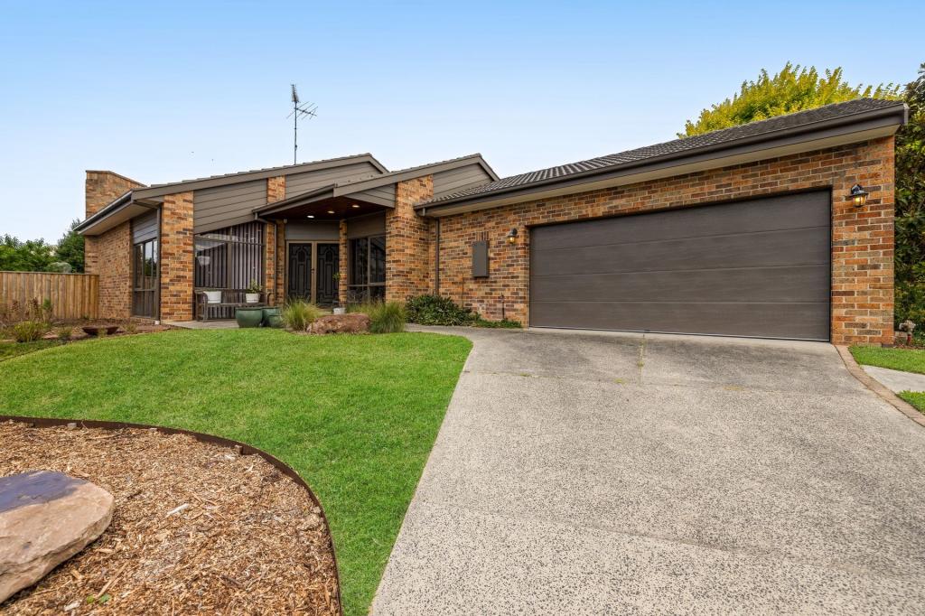 8 Michael Ct, Berwick, VIC 3806