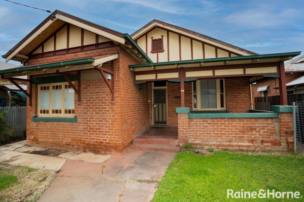 208 EDWARD ST, WAGGA WAGGA, NSW 2650