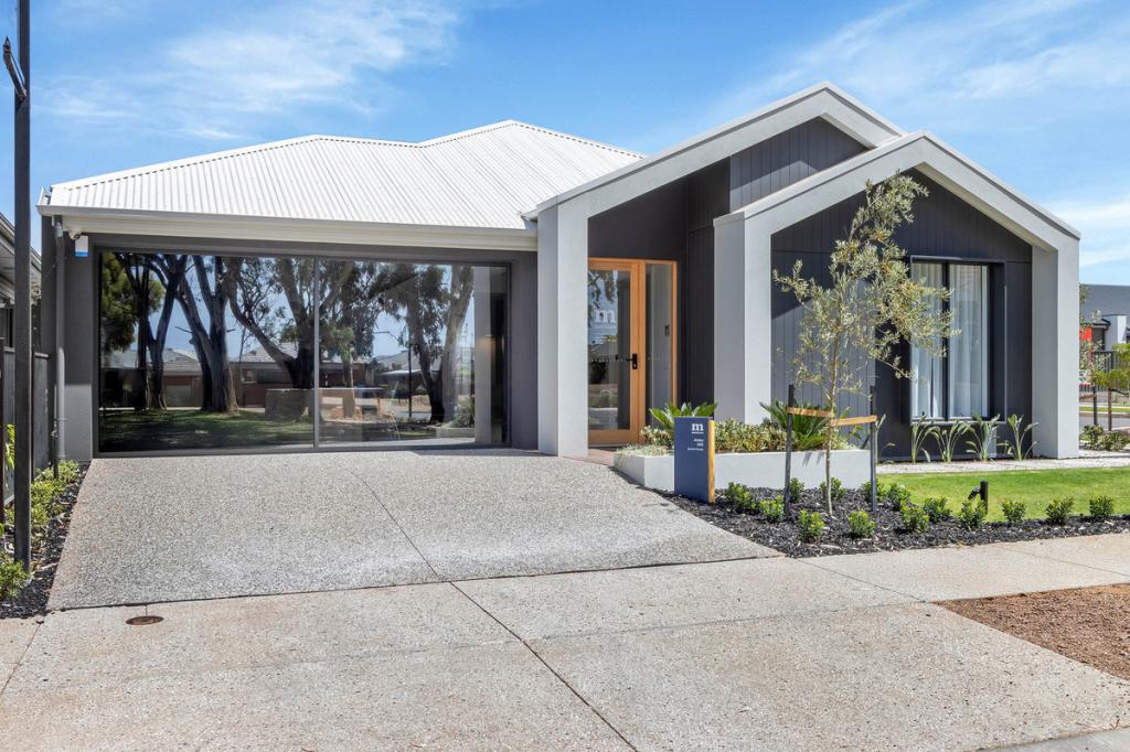 2 Coorong Cres, Andrews Farm, SA 5114