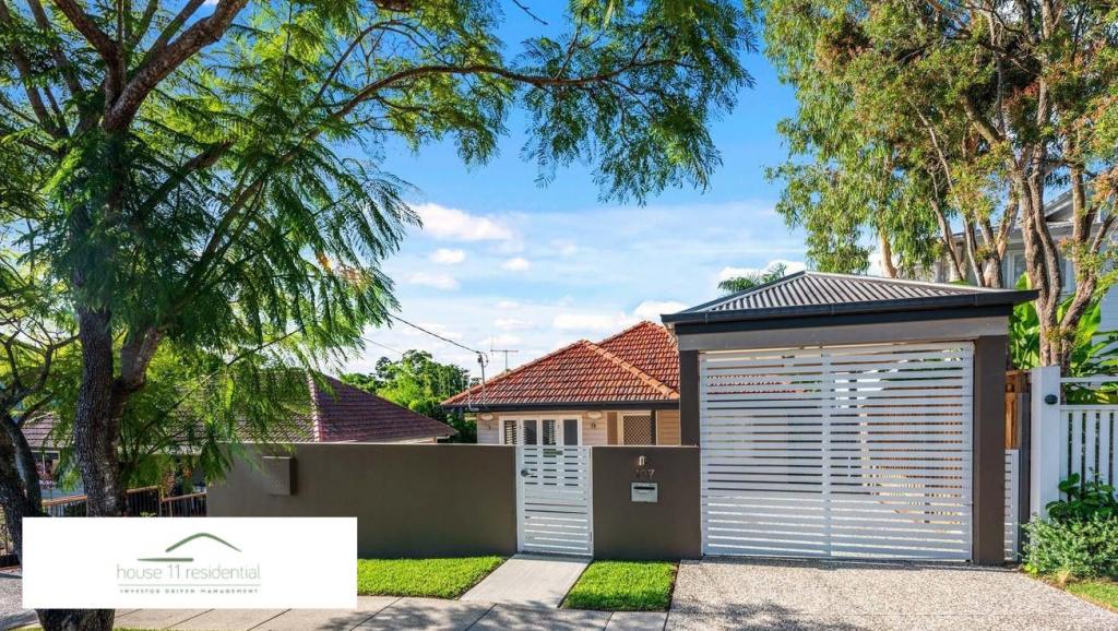 107 Alexandra St, Bardon, QLD 4065